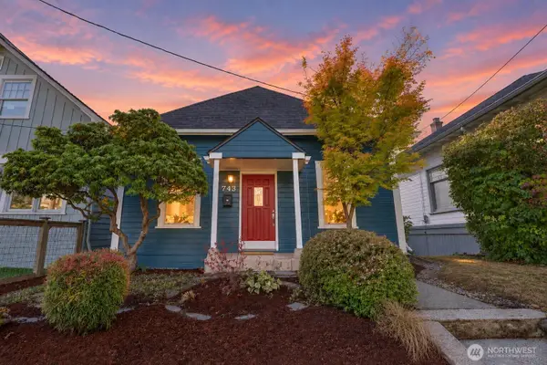 743 74th Street, Seattle, WA 98103