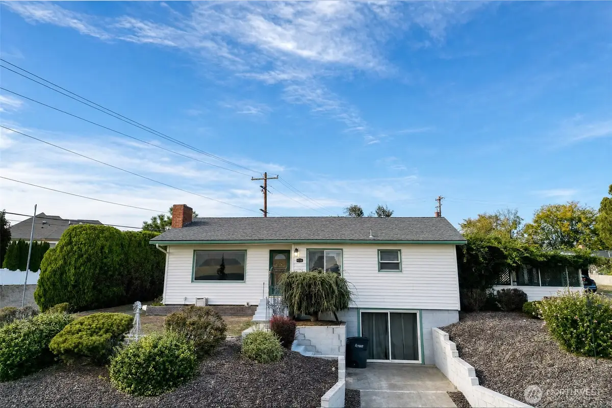1369 Upland Drive, Sunnyside, WA 98944 - #1