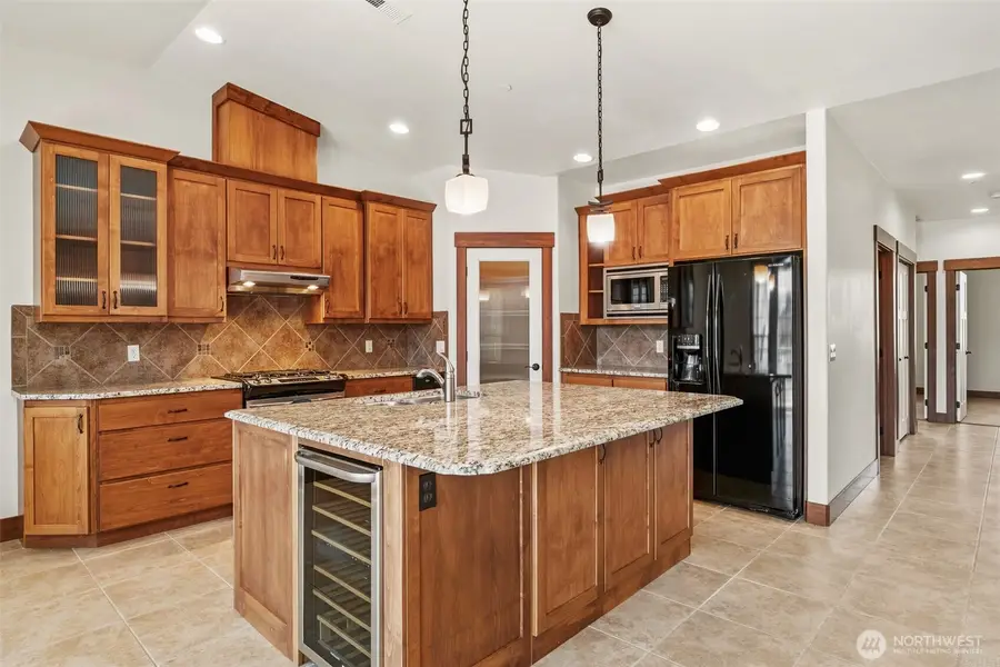 1051 N Baker Avenue #B203, East Wenatchee, WA 98802 - #3
