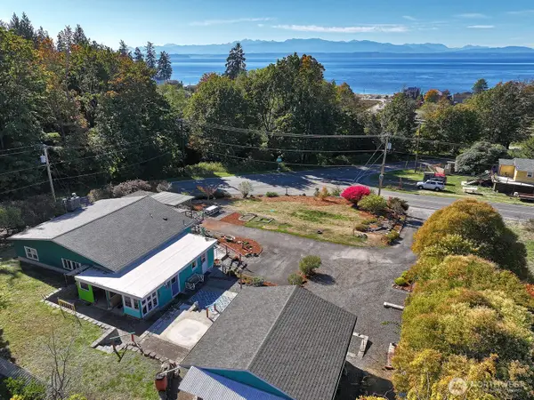 5995 Woodard Avenue, Freeland, WA 98249