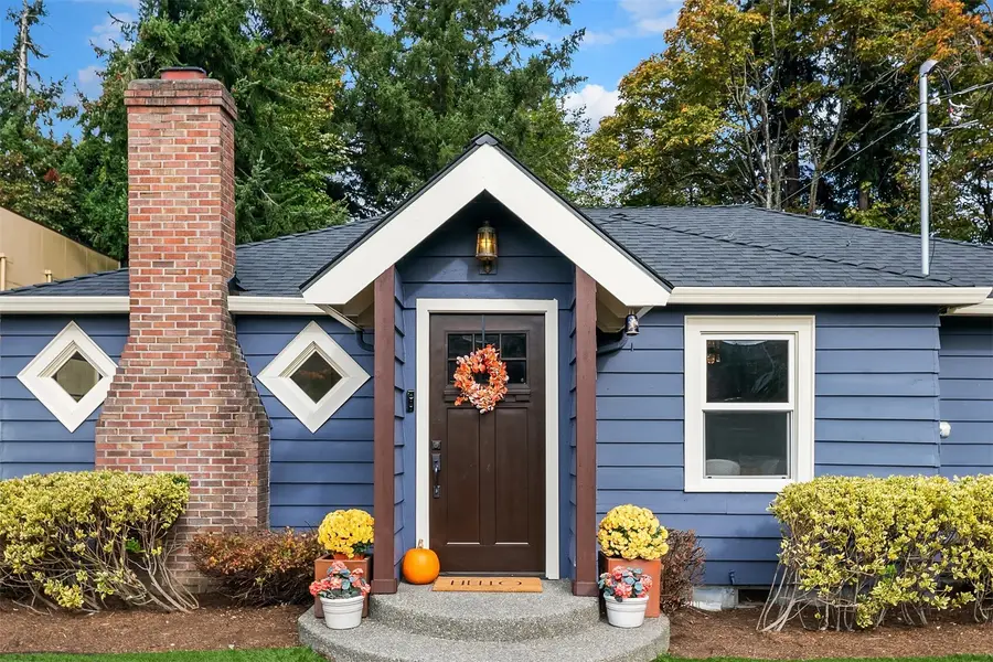 11020 SE 64th Street, Bellevue, WA 98006 - #2