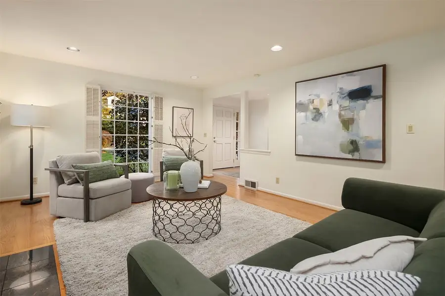 5209 55th Avenue Ne, Seattle, WA 98105 - #3