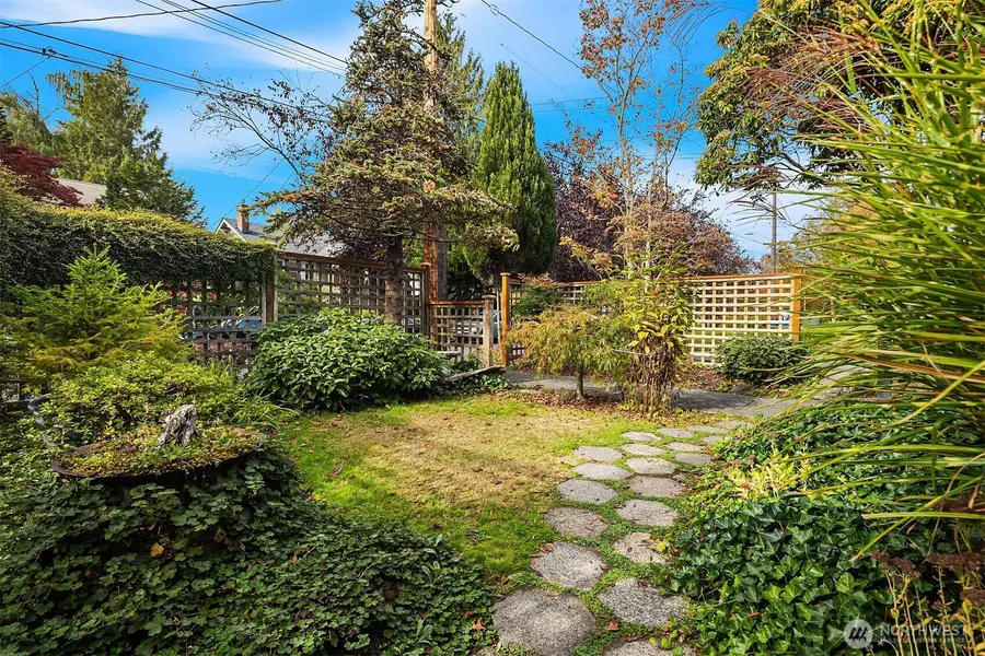 1960 26th Avenue E, Seattle, WA 98112 - #3