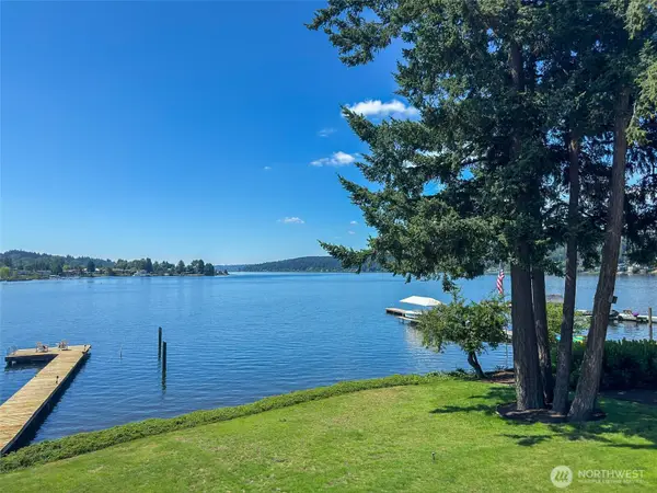 11055 SE Lake Road, Bellevue, WA 98004