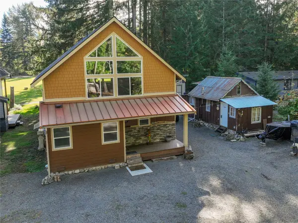 142 Silver Tip Lane, Packwood, WA 98361