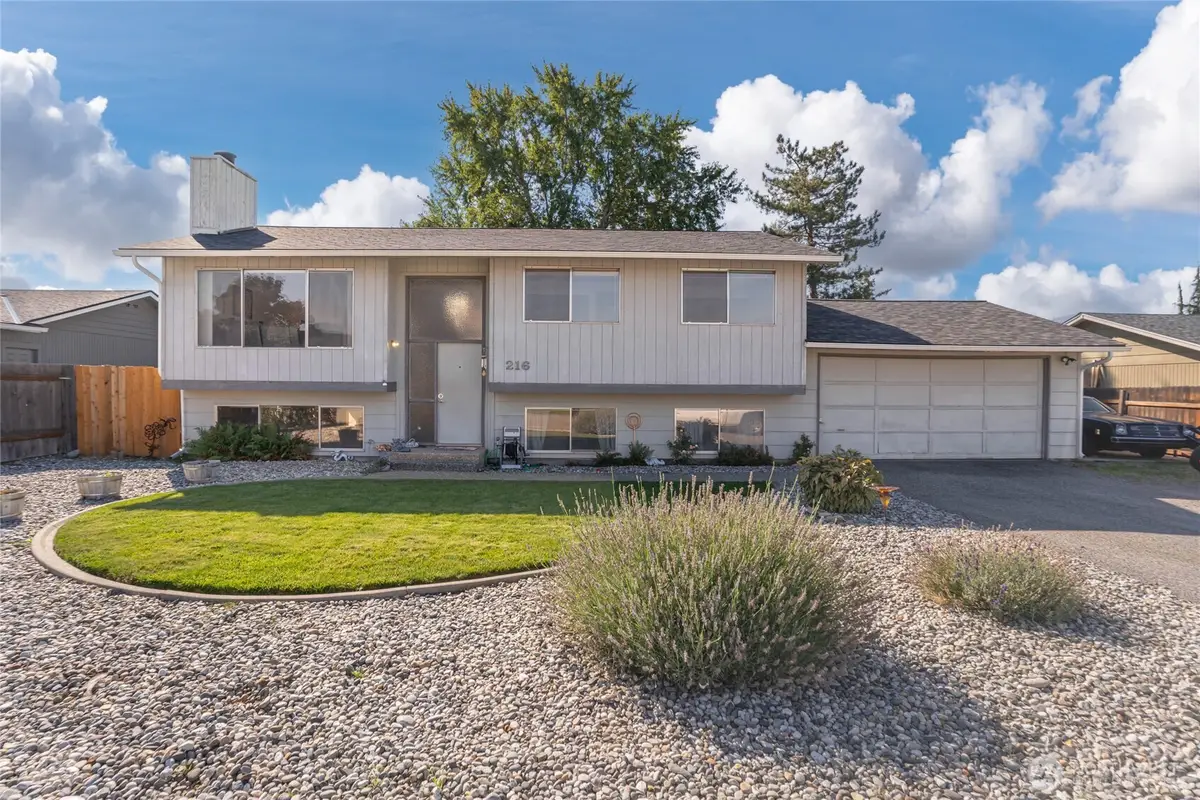 216 Broadmoor Street, East Wenatchee, WA 98802 - #1