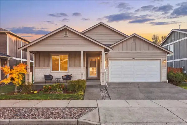 242 Riggs Drive E, Enumclaw, WA 98022