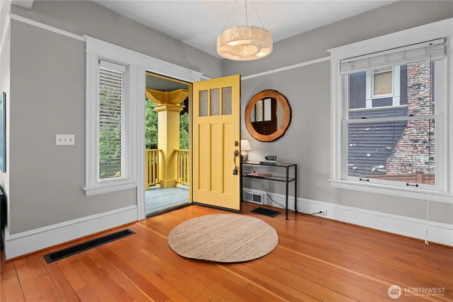 1824 8th Avenue W, Seattle, WA 98119 - #3