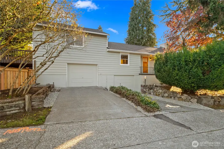 6302 37th Avenue Sw, Seattle, WA 98126 - #2