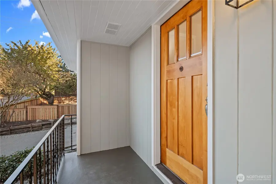 6302 37th Avenue Sw, Seattle, WA 98126 - #3