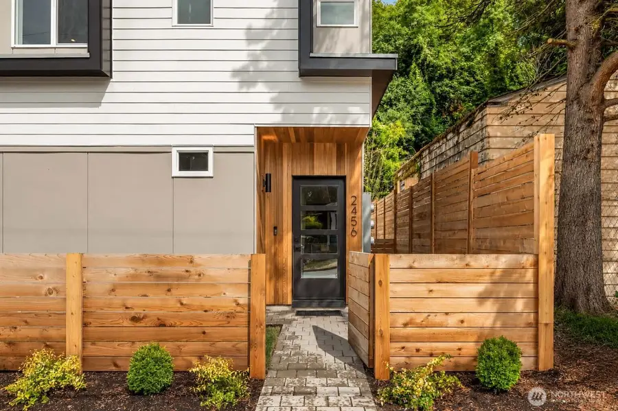 2456 55th Avenue Sw, Seattle, WA 98116 - #2