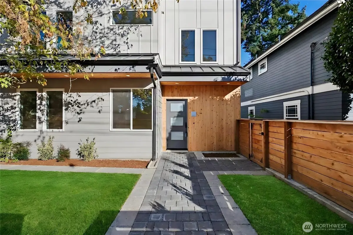 5044 35th Avenue Ne, Seattle, WA 98105 - #1