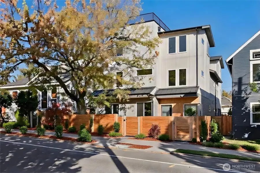 5044 35th Avenue Ne, Seattle, WA 98105 - #2