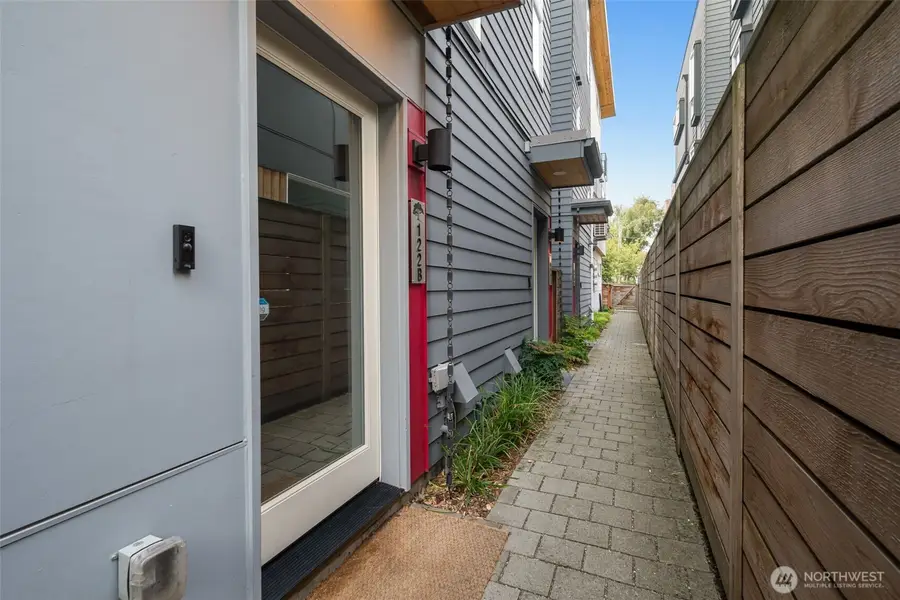 122 17th Avenue E #B, Seattle, WA 98112 - #2