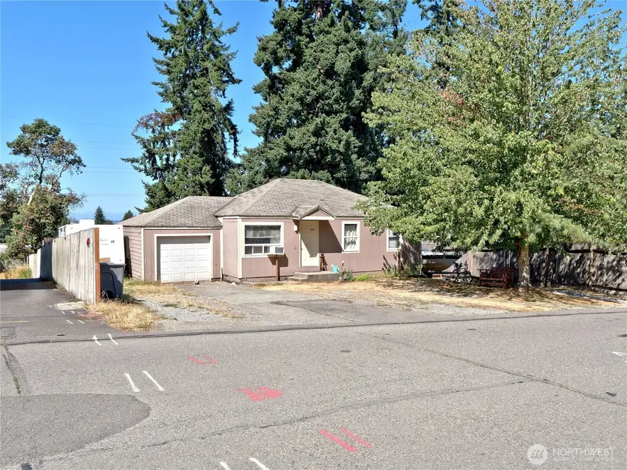 1409 Monroe Avenue Ne, Renton, WA 98056 - #2