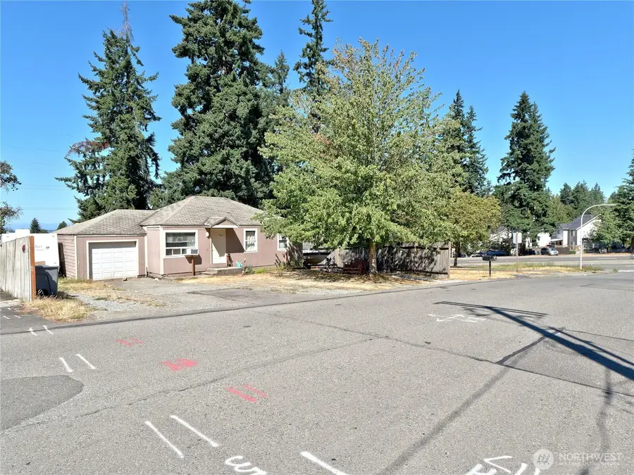 1409 Monroe Avenue Ne, Renton, WA 98056 - #3