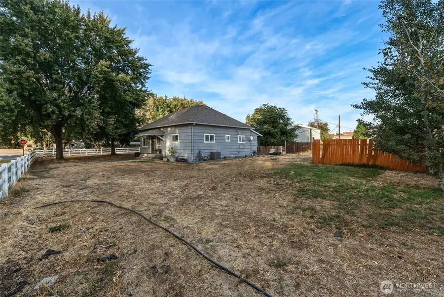 104 S B Street, Prescott, WA 99348 - #2
