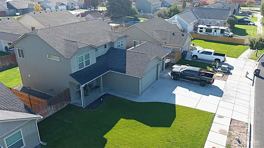 813 S Lakeland Drive, Moses Lake, WA 98837 - #2
