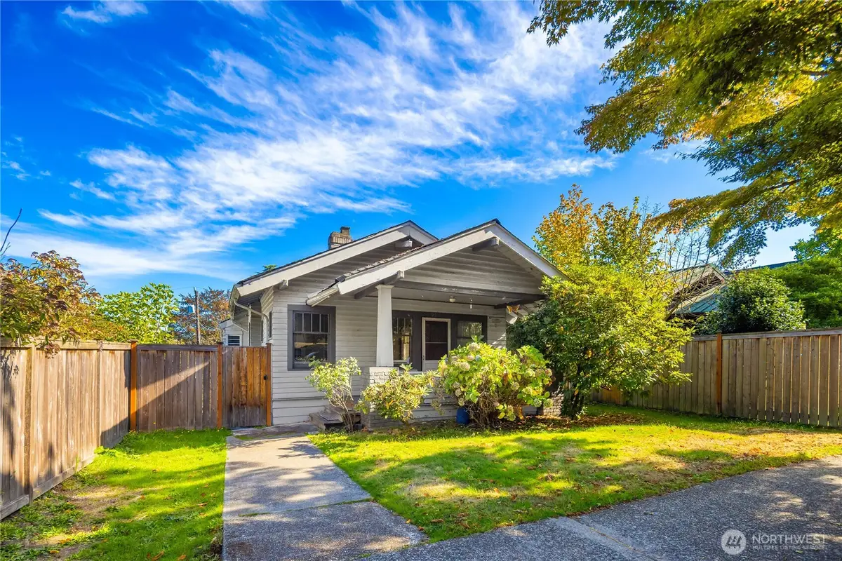2570 5th Avenue W, Seattle, WA 98119 - #1