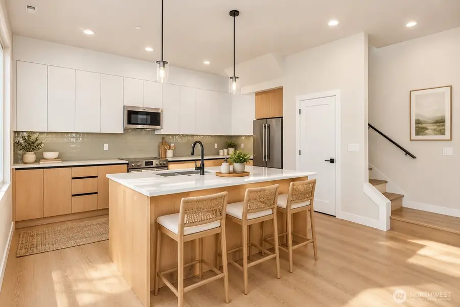 3842 Linden Avenue N, Seattle, WA 98103 - #3