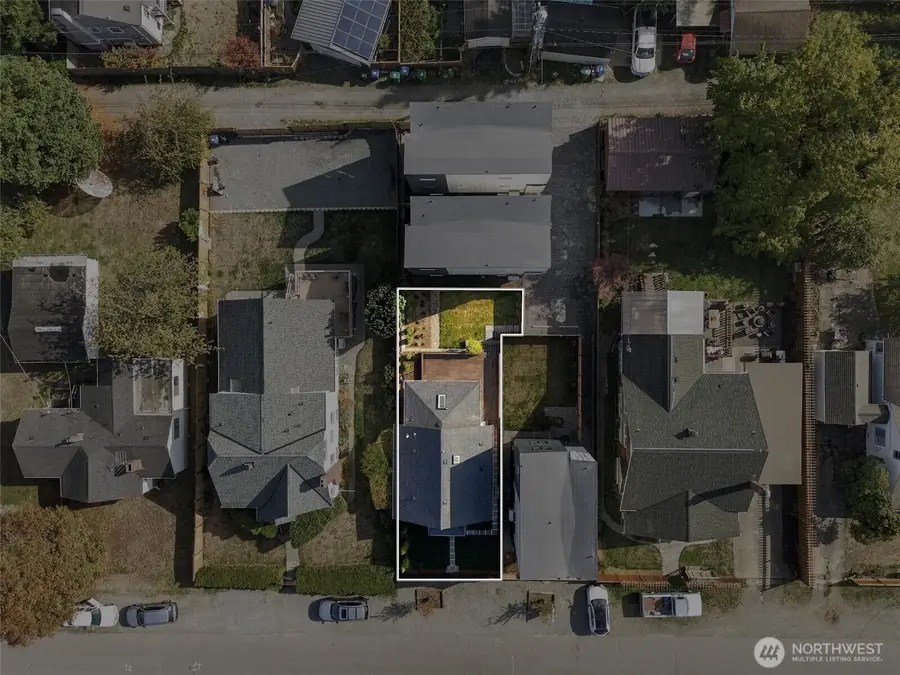 9244 Dayton Avenue N, Seattle, WA 98103 - #2