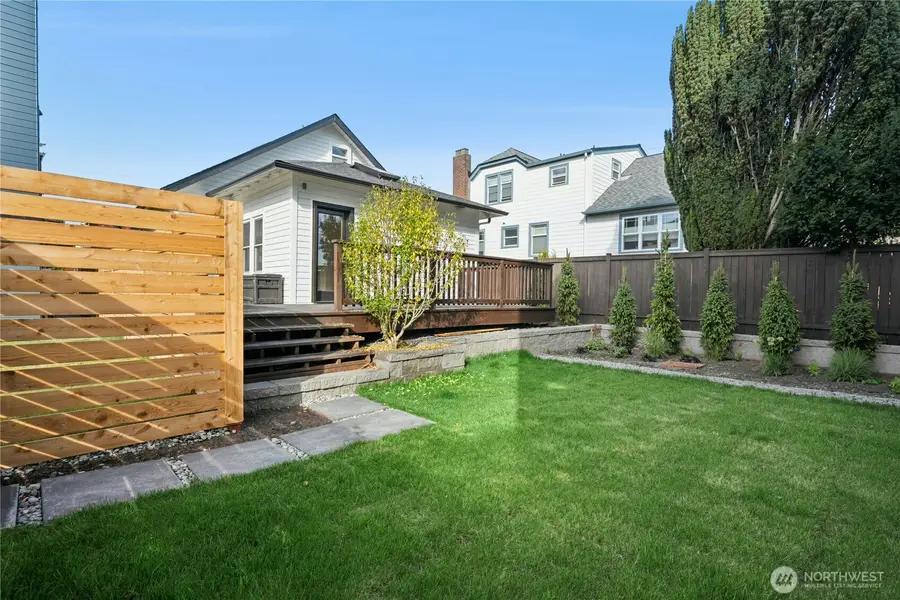 9244 Dayton Avenue N, Seattle, WA 98103 - #3