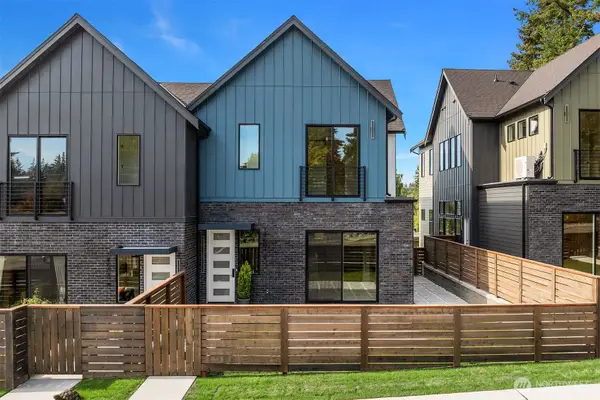 18603 104th Avenue Ne #B, Bothell, WA 98011