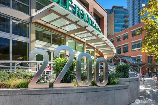 910 Lenora Street #702, Seattle, WA 98121