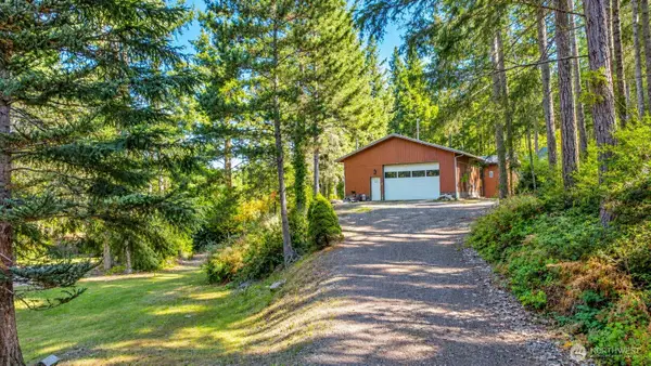 191 E Sandy Lake Drive, Shelton, WA 98584