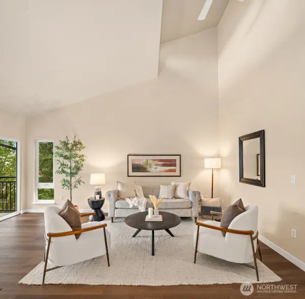 12014 98th Avenue Ne #302, Kirkland, WA 98034