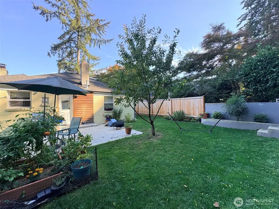 9233 17th Avenue Ne, Seattle, WA 98115 - #3