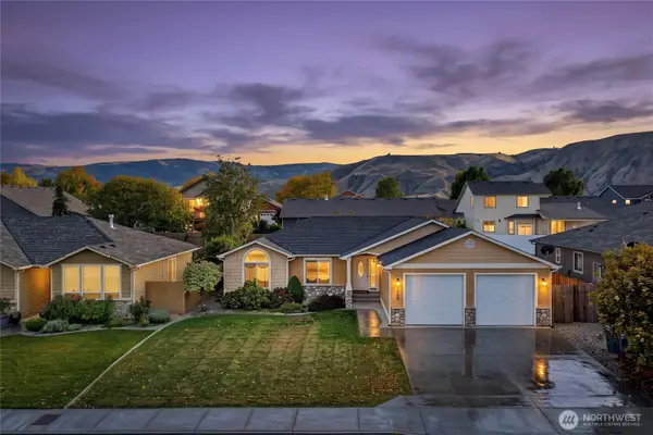 1386 Boulder Loop, East Wenatchee, WA 98802