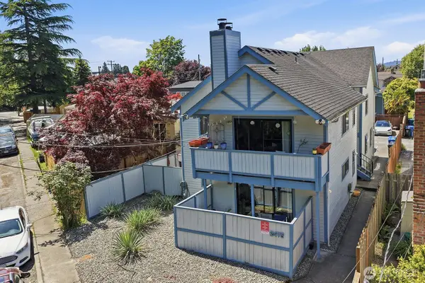 2475 55th Avenue Sw, Seattle, WA 98116