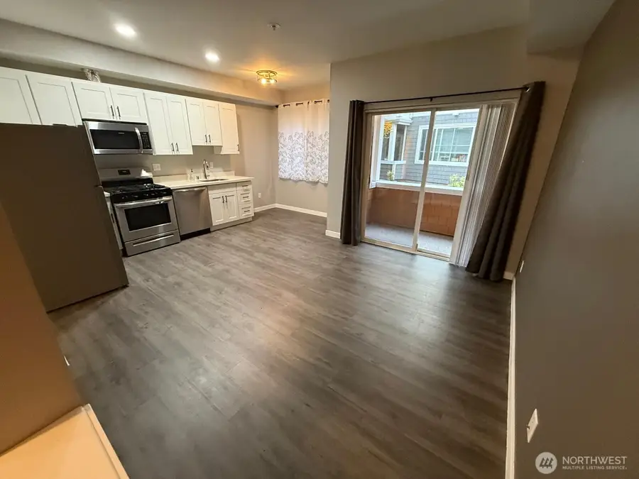 564 225th Lane Ne #A 105, Sammamish, WA 98074 - #3