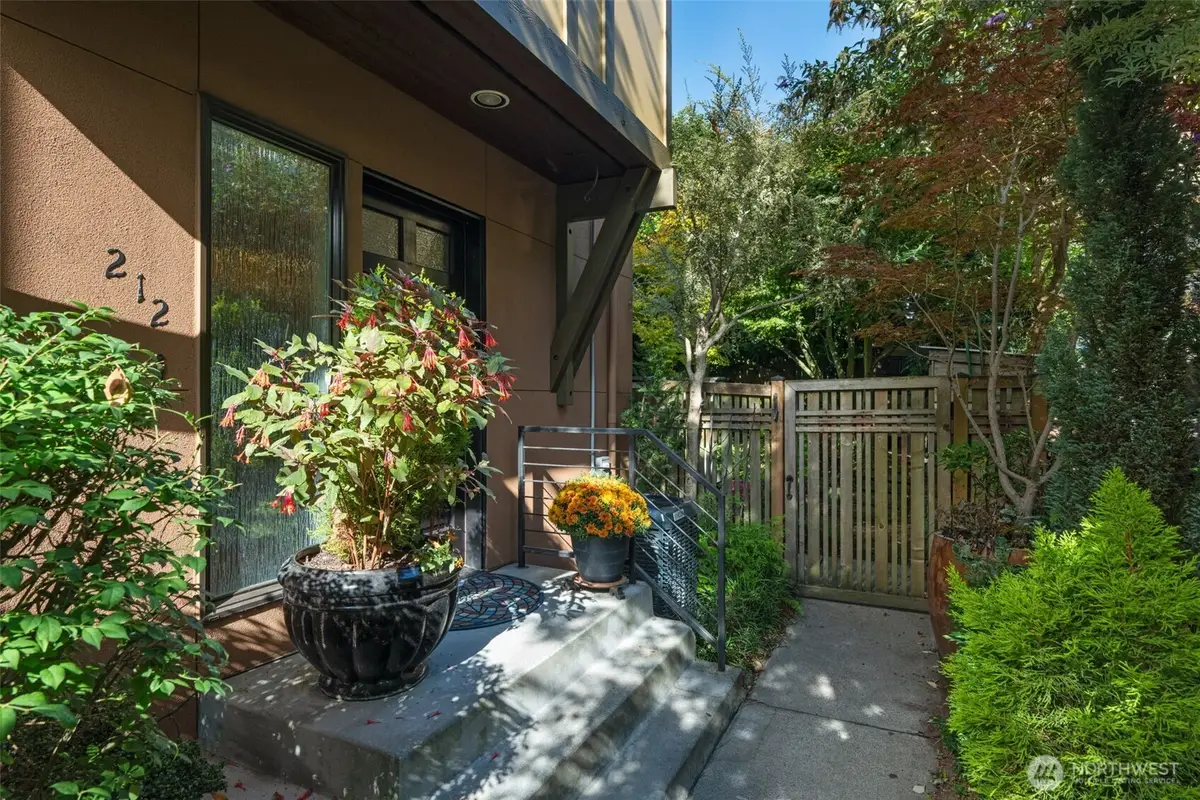 212 N 45th Street, Seattle, WA 98103 - #1