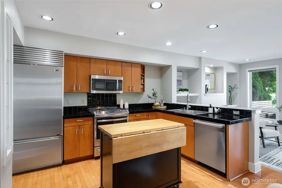 212 N 45th Street, Seattle, WA 98103 - #3