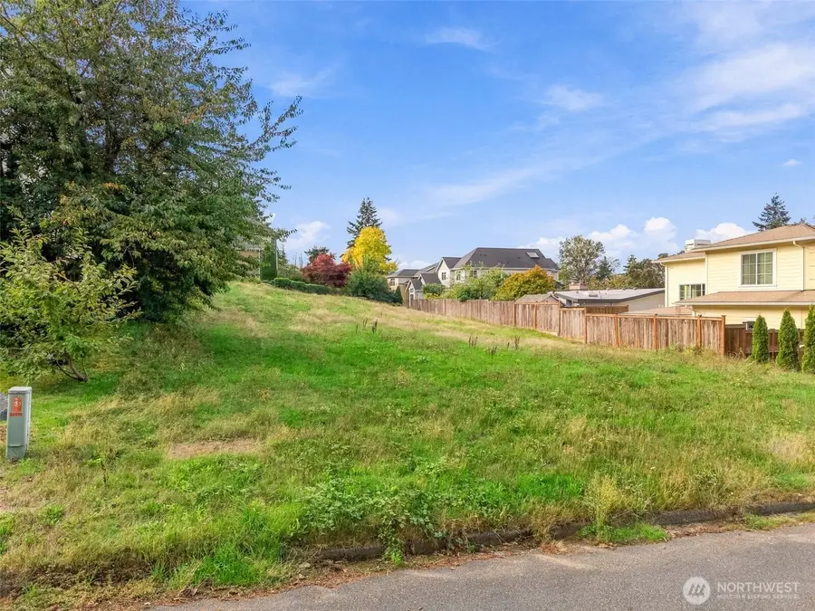 12013 SE 42nd Court, Bellevue, WA 98006 - #3
