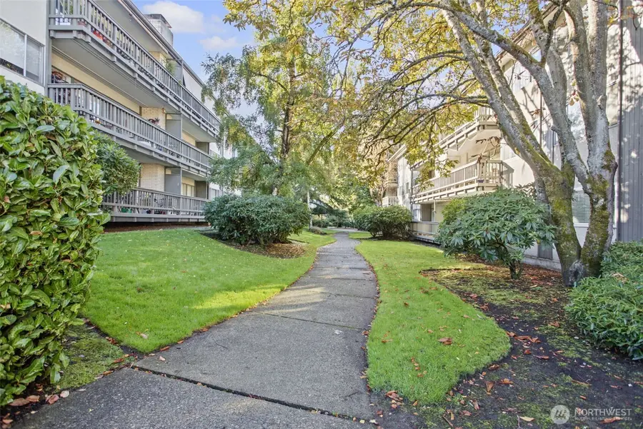 2500 81st Avenue Se #112, Mercer Island, WA 98040 - #2
