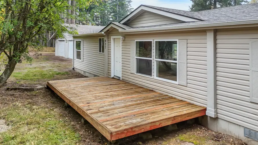 927 N Tipsoo Loop, Rainier, WA 98576 - #2