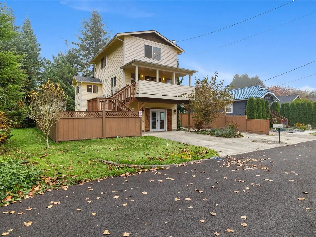 38322 SE Maple Street, Snoqualmie, WA 98065 - #1