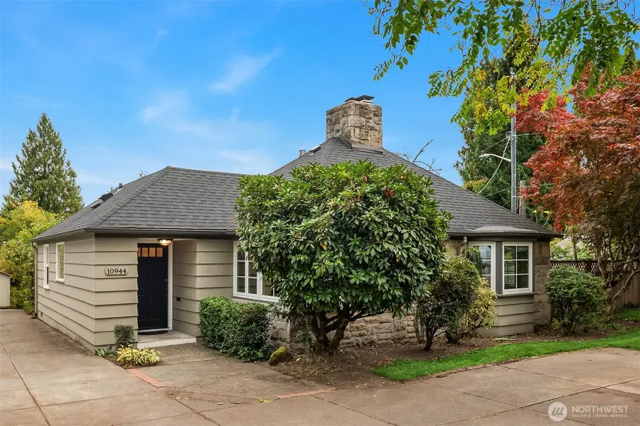 10944 23rd Avenue Ne, Seattle, WA 98125 - #2