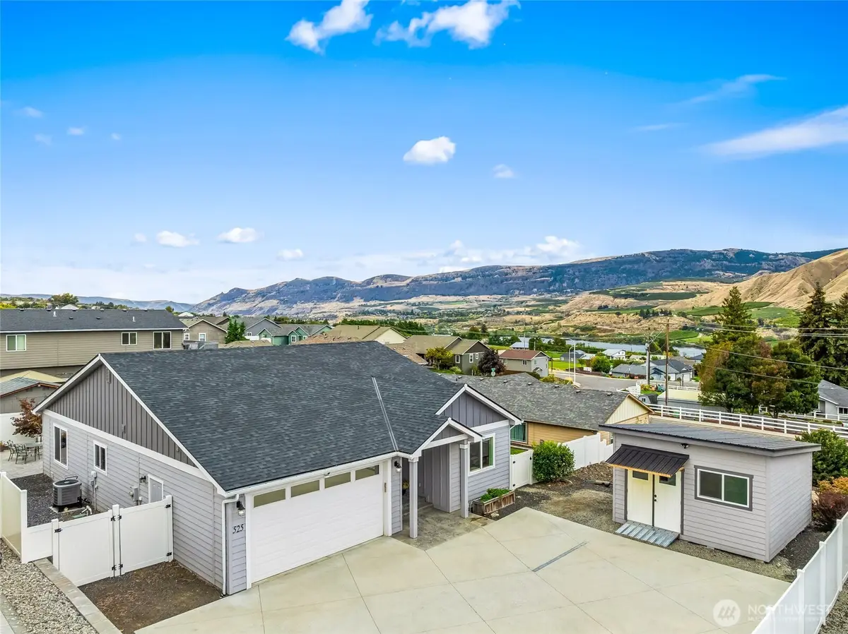 525 S Iowa Avenue, East Wenatchee, WA 98802 - #1