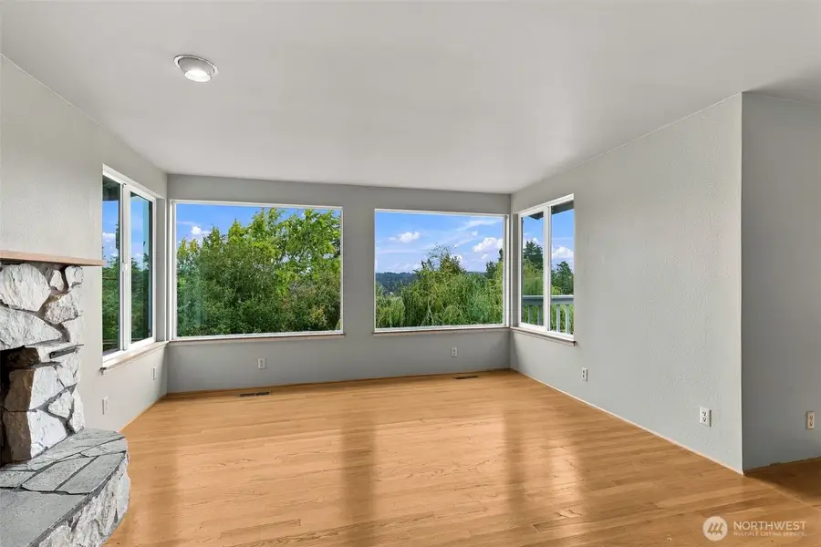 15862 36th Avenue Ne, Seattle, WA 98155 - #3