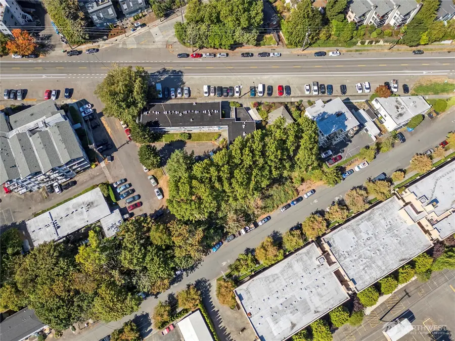 2600 Thorndyke Avenue W, Seattle, WA 98199 - #3