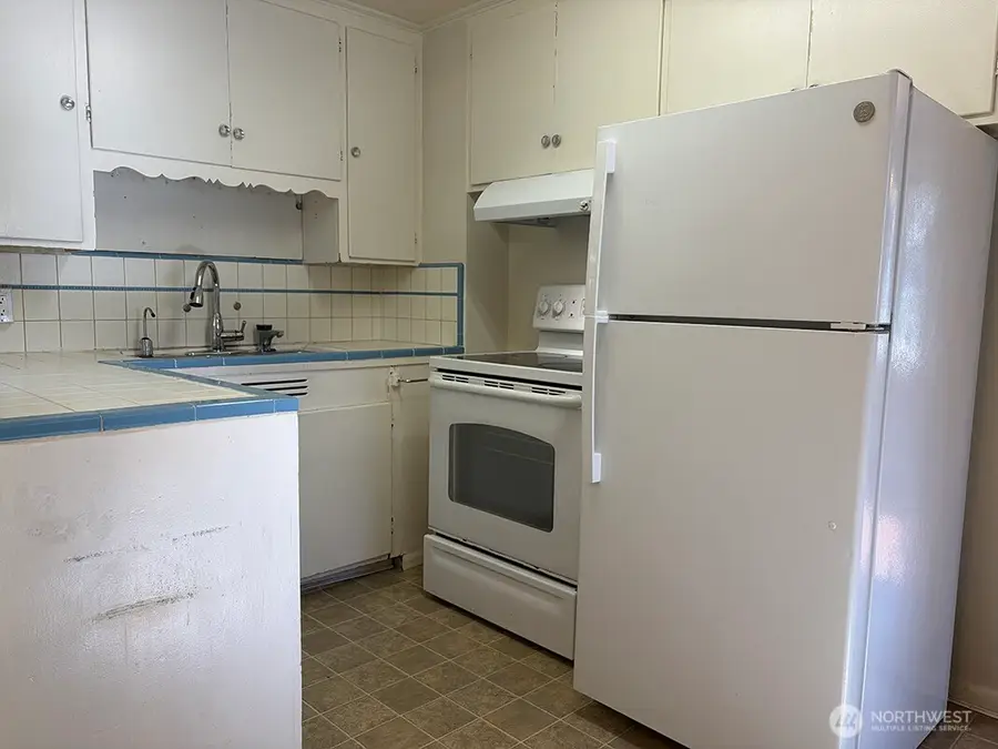 11225 Woodley Avenue S, Seattle, WA 98178 - #3