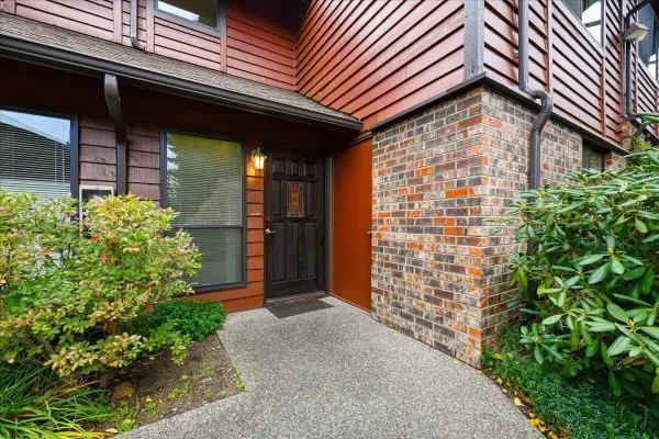 1731 157th Avenue Ne #E103, Bellevue, WA 98008