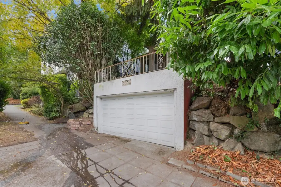 3005 3rd Avenue W, Seattle, WA 98119 - #3