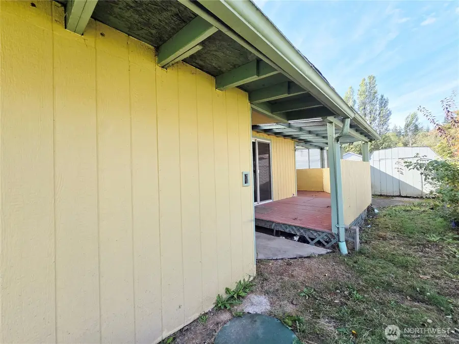 425 Sunnyhill Road W, Bremerton, WA 98312 - #3