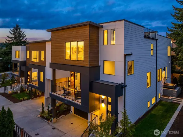 134 8th Ct, Kirkland, WA 98033