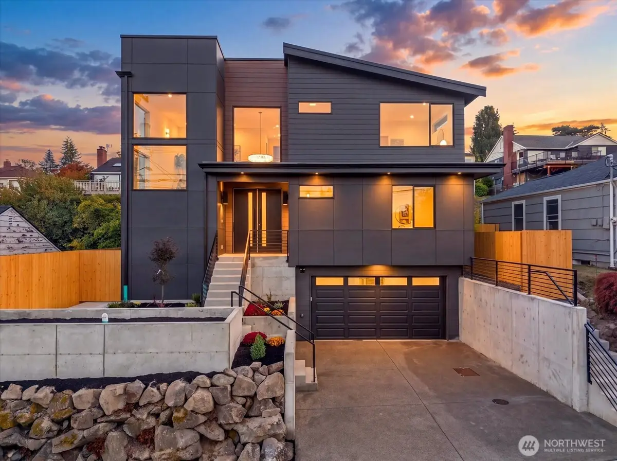 2815 W Elmore Street, Seattle, WA 98199 - #1